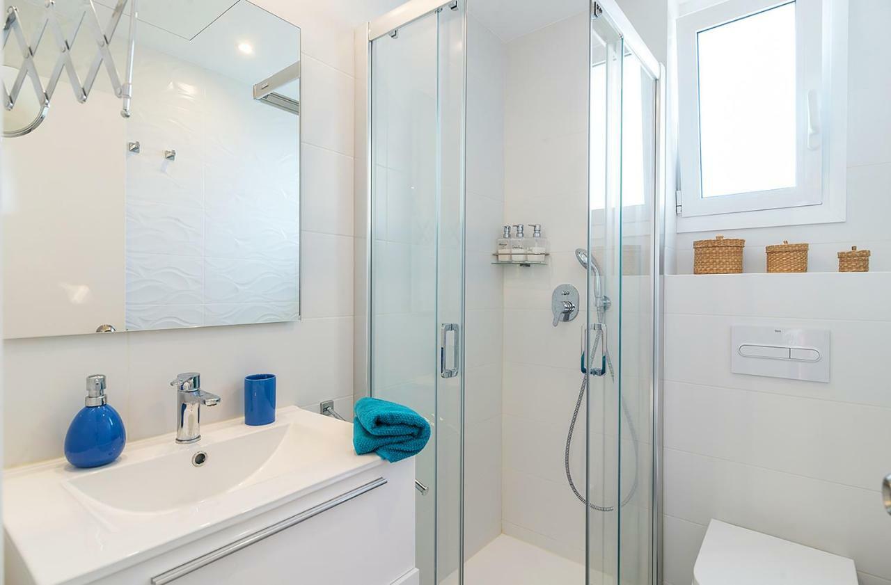 Azteka Blue 2 Bed Apartment กาเลญา เด ปาลาฟรูเจล ภายนอก รูปภาพ